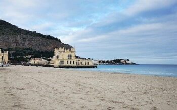 Mondello-Strand -Top10_Sehenswuerdigkeiten_Palermos Sizizilien